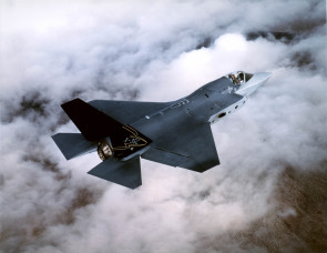 Lockheed_F-35_Joint_Strike_Fighter.jpg 