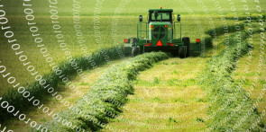 landwirtschaft_digital_bauer_traktor.jpg 