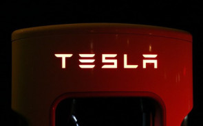 Tesla_Auto_Teaser.jpg 