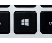 Windows Logo auf schwarzer Tastatur
