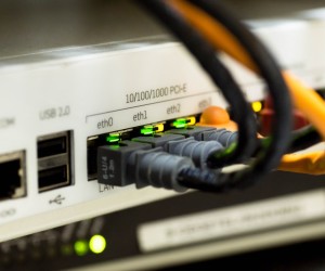 Switch stösst das Domain-Business ab