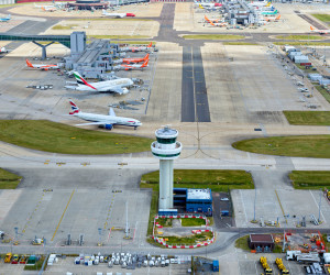 Flughafen Gatwick nimmt den Betrieb wieder auf