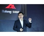 Richard Yu, Chef der Consumer Business Group von Huawei, mit dem neuen Chipset