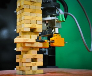 Roboter bewältigt Jenga-Turm