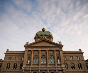 Bundesrat will Schutz vor Cyber-Risiken bei Armeebeschaffungen prüfen