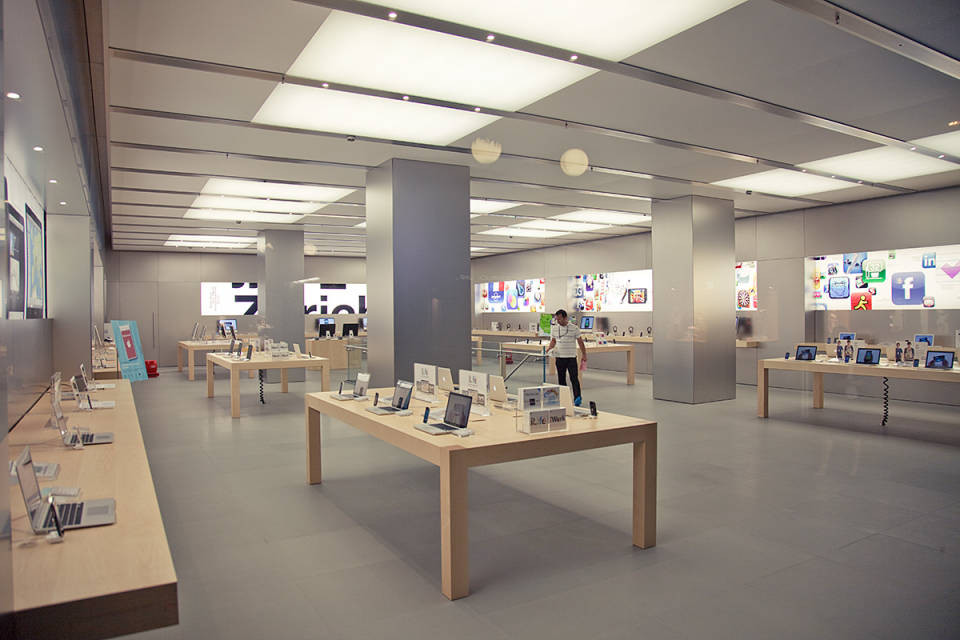 Zurcher Apple Store Zieht Um Computerworld Ch Der apple store befindet sich in einer fussgängerzone, nur wenige schritte vom marktplatz und vom münsterplatz entfernt. zurcher apple store zieht um