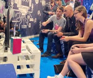 Alain Berset und 18 Schweizer Game-Entwickler an Gamescom