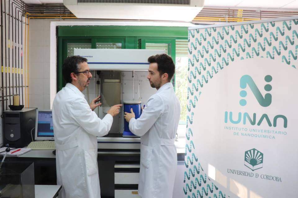 Aus alten Handys werden neue Lithium-Akkus