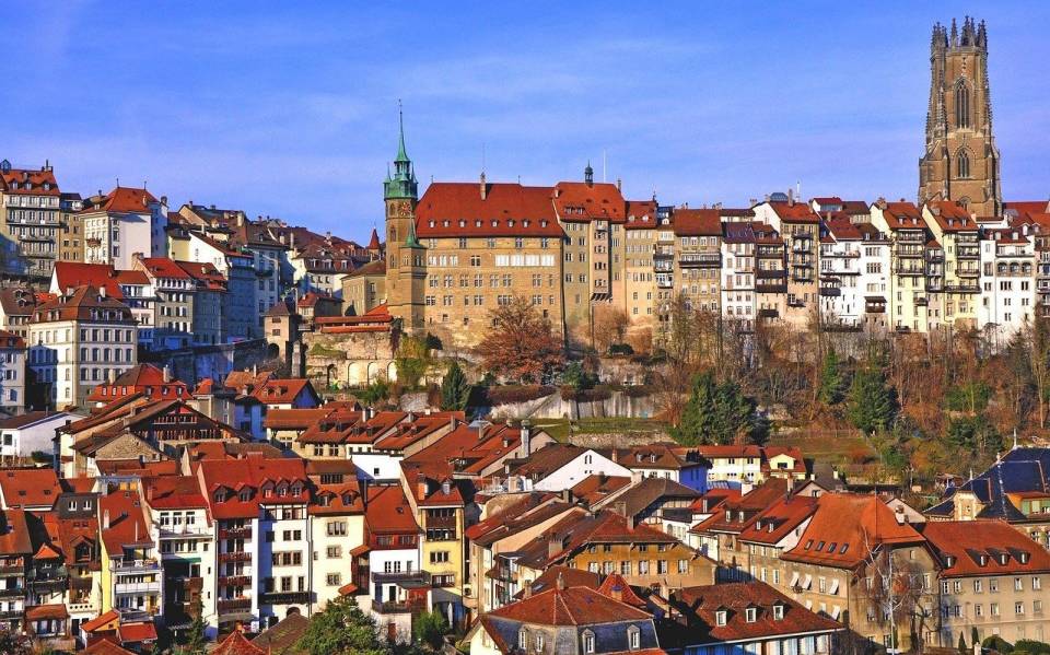 Freiburger Grossräte nehmen per Videokonferenz an Session teil