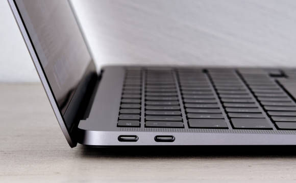 Über Thunderbolt 3 lässt sich praktisch alles anschliessen, was auch nur im Entferntesten relevant ist