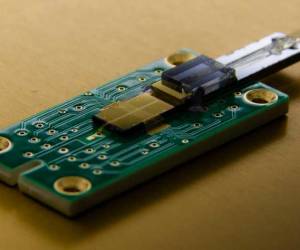 Optische Verdrahtung für grosse Quantencomputer