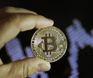 Bitcoin-Kurs kurz über 33'000 Dollar