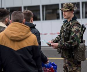 Rekruten kämpfen mit dem E-Learning-Tool der Armee