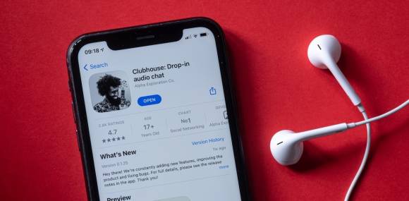 Clubhouse App auf Smartphone 
