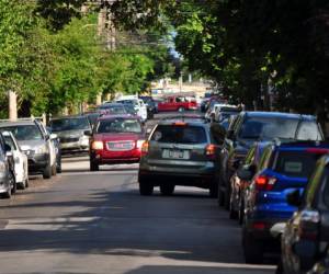 Autonome Autos üben Begegnungsverkehr