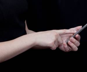Apple will mit Bildabgleich gegen Kinderpornografie vorgehen