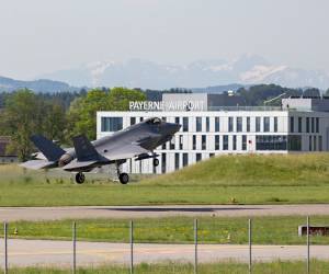 Wegen IT-Problemen: Flugfunk-Bodensystem verspätet oder vorerst sistiert