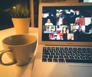 Videokonferenzen bremsen Kreativität in der Arbeitswelt