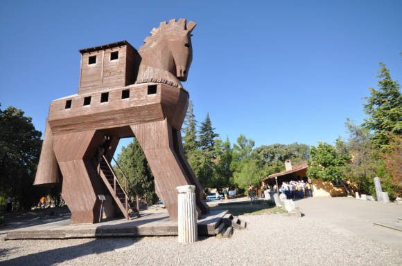 Ein Nachbau des Trojanischen Pferds in Troja, Türkei 