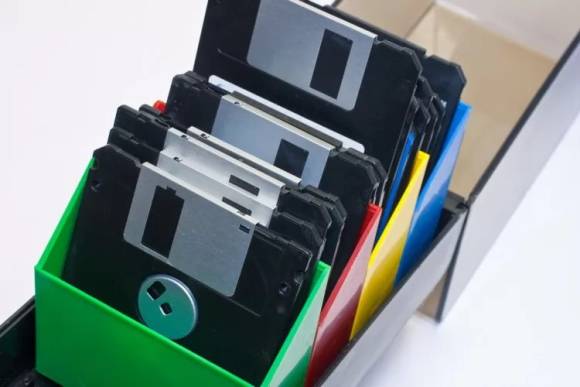 Disketten in einer Disketten-Aufbewahrungsbox  