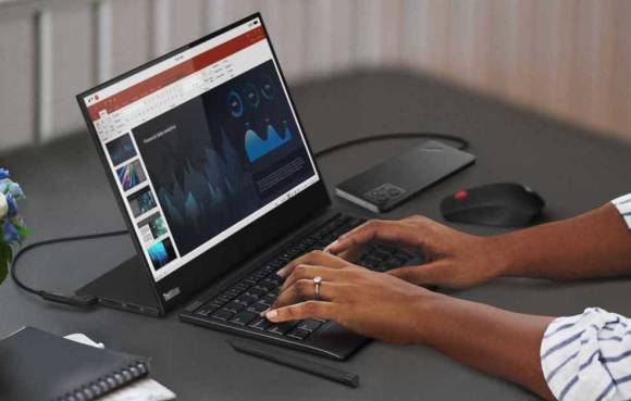 PC mit ThinkPhone 