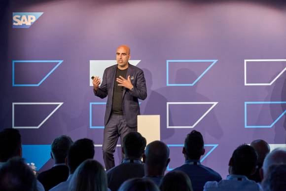 «Die Cloud Transformation, der Weg von der On-premise Welt in die Cloud ist ein ganz wichtiger Schritt, um die SAP-Systemlandschaft zu modernisieren und zukunftssicher aufzustellen.» Mohamed Abdel Hadi.