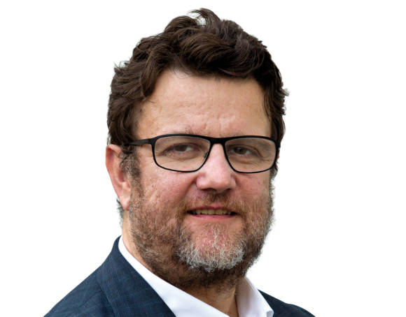 Reinhard Riedl beschäftigt sich mit digitalen Ökosystemen sowie der Rolle der Menschen im digitalen Wandel von Unternehmen und Märkten. Er ist ausserdem Herausgeber des Wissenschafts-Blogs «Societybyte» der Berner Fachhochschule. www.societybyte.swiss