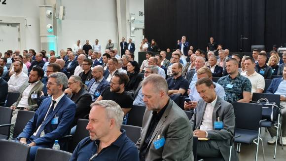 Sicherheit, Effizienz, Agilität und KI - Themen, welche auf das Interesse der zahlreichen Gäste stiessen.