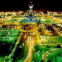 Bis tief in die Nacht mussten Ausländer am Flughafen von Los Angeles ausharren. 5107.jpg