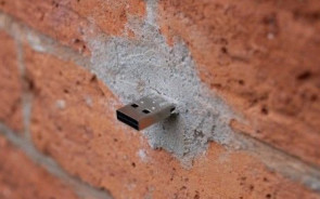 Dead_Drop_USB-Stick.jpg 