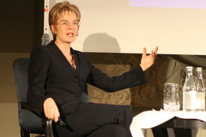 s08_isss_widmer_ursula2.jpg 