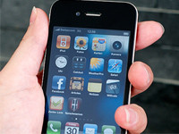 Durch die App von Onavo können iPhone-Surfer vor allem im Ausland mächtig Geld sparen. iPhone_Teaser_fuer_Bilderstrecke.jpg