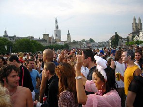 Zurich_Street_Parade_2004_003.jpg 