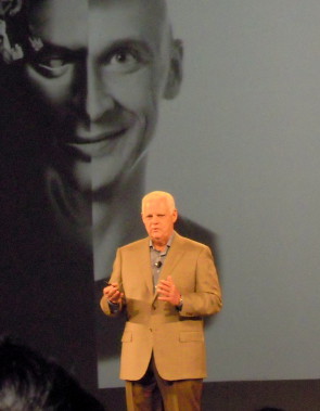 EMC_World_2012_Joe_Tucci.jpg 