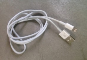 iphone5-usb.jpg 