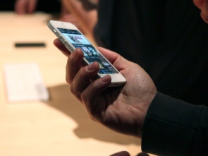 iphone5handson.jpg 