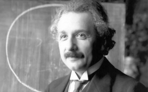 Albert_Einstein_1921_portrait_gemeinfrei_teaser.jpg 