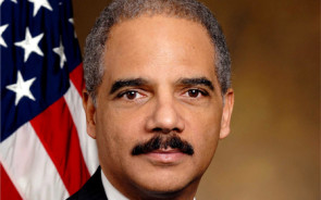 USA_Justizministerium_Eric_Holder_official_portrait.jpg 