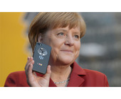 angela_merkel_smartphone_cebit-2013_messe_teaser.jpg