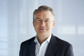 Roche_Hippe_Alan_CIO-CFO_500.jpg 