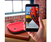 Seagate_Wireless_Lifestyle_Red_w_Hands.jpg