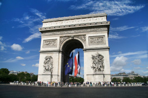 Paris_Arcdetriomphe_Web_Michael_Meinecke.jpg 