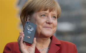 angela_merkel_smartphone_cebit-2013_messe_teaser.jpg 