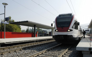 Zug_Bahn_Bahnsteig_Bahnhof_Foto_SBB.jpg 