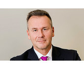 Sven_Hennige_Robert_Half.jpg