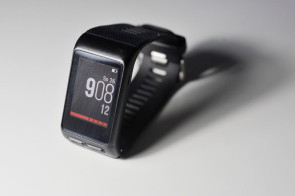 garmin_vivoactive_hr_01.jpg 