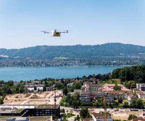 Post schickt Laborproben mit Drohnen über den Zürichsee