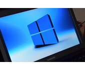 Windows-10-Logo auf Laptop-Bildschirm