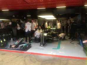 Startbox von Mercedes AMG Petronas